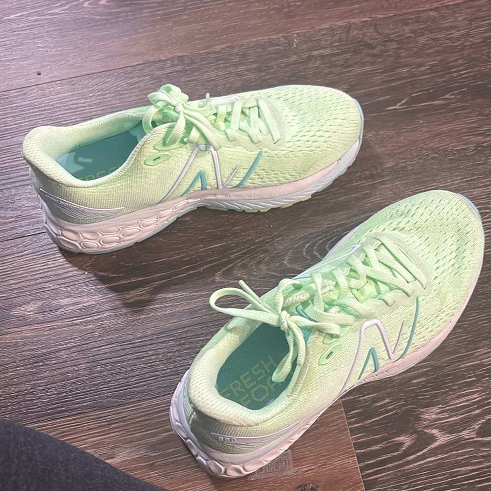 New balance women’s tennis shoes size 7